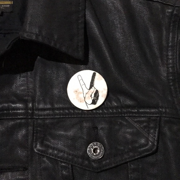 Vintage 60’s Civil Rights Black & White Peace Sign - Picture 2 of 4